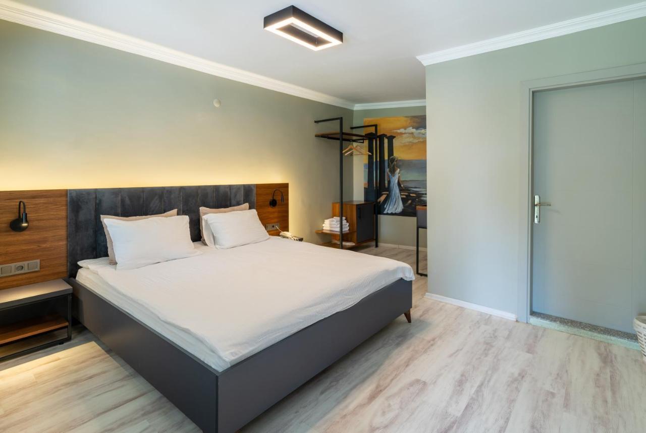 Kayalar Blue Beach Hotel Sazlı エクステリア 写真