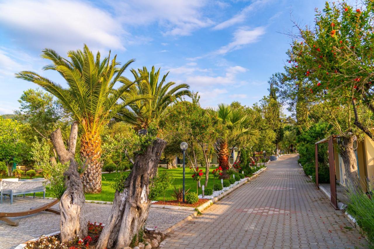 Kayalar Blue Beach Hotel Sazlı エクステリア 写真